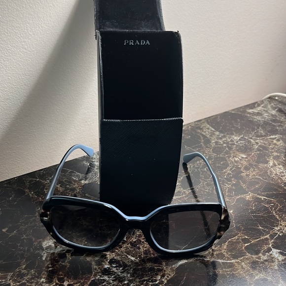 Prada Milano squared sunglasses. Brown spotted and Black with blue inside trim. - Picture 2 of 7